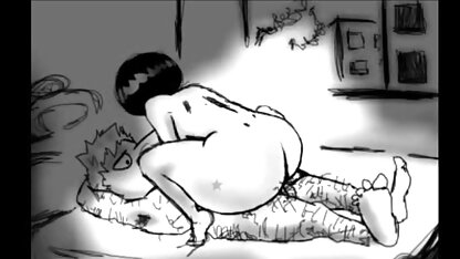 بلوند موجود در جوراب خودش را در نزدیکی شومینه عکس سکسی داستانی دنج لگد می زند