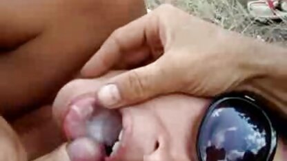 دختر لباس داستان سکس دخترایرانی زیر را برای لباس شنا انتخاب نمی کند و دائماً لباس را تغییر می دهد