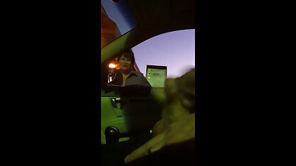 زنان جوان ساسی لیس داستان سكسي كس و كير گربه او را در باران لیسیدند
