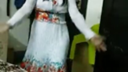 این نیم تنه با یک کلاه عکس سکس با دختر خاله وسط شیرین به پایان رسید